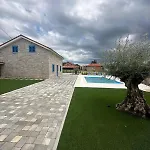 Grabovac Villa *